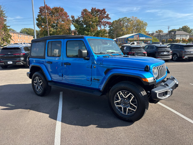 Used 2025 Jeep Wrangler Unlimited Sahara AWD/4WD image 5