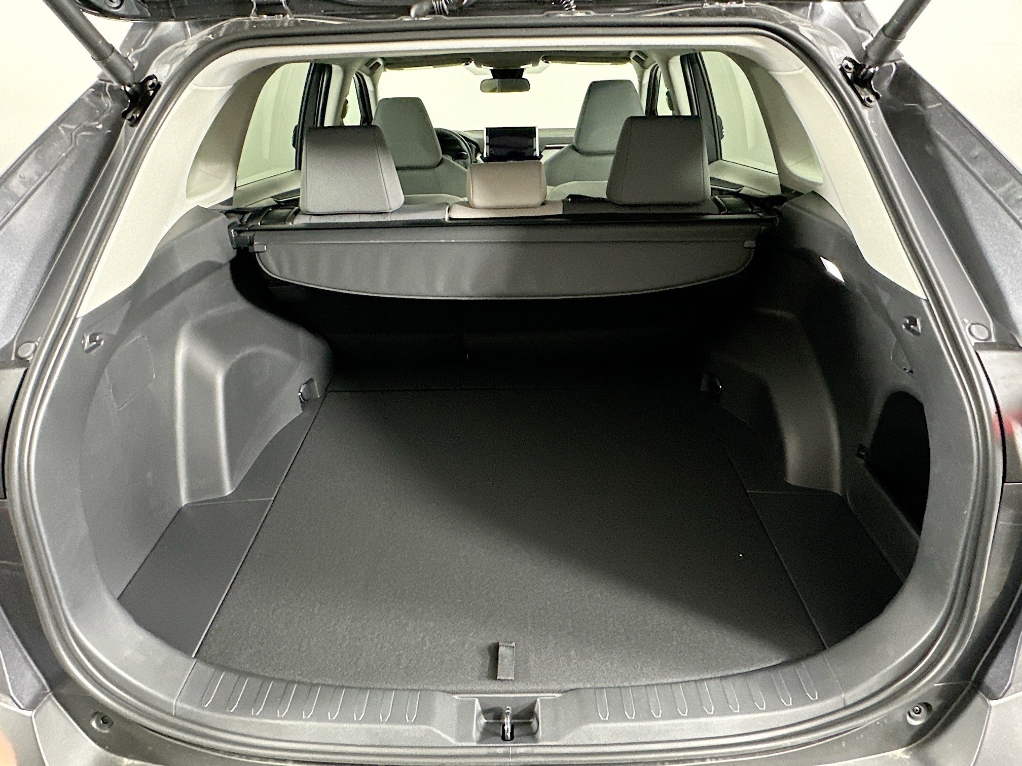 Used 2025 Toyota RAV4 XLE w/ Convenience Package image 30