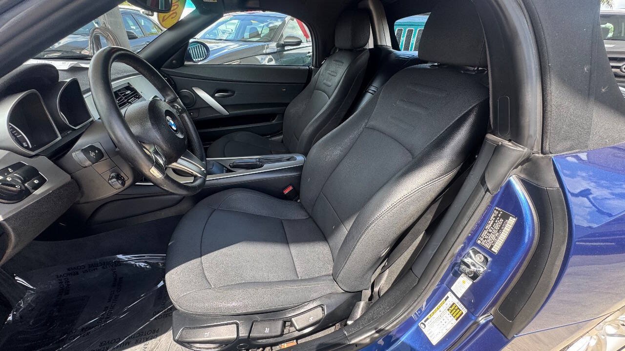 Used 2007 BMW Z4 3.0i RWD image 9