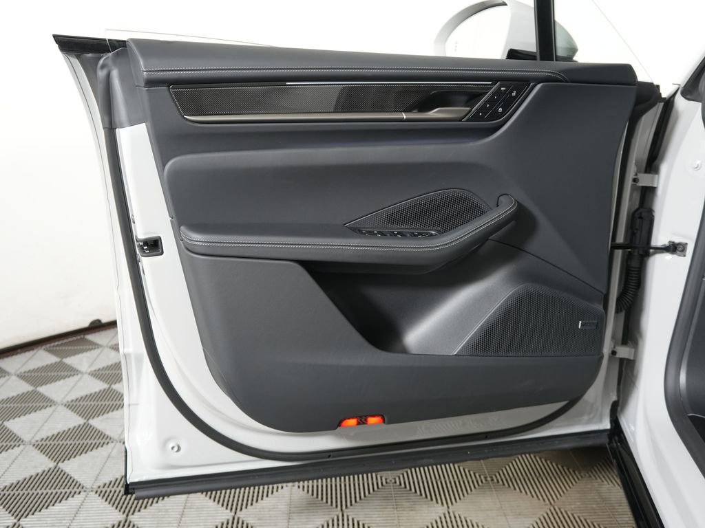 New 2026 Porsche Macan Turbo Electric image 15