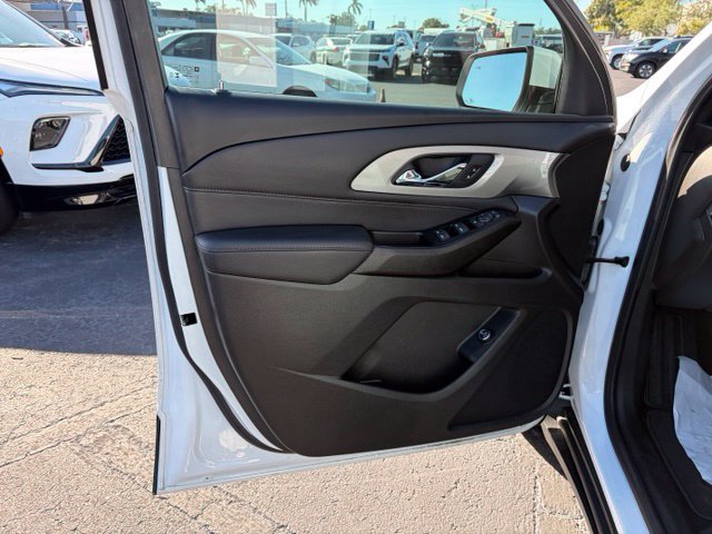 Used 2023 Chevrolet Traverse LT FWD image 12