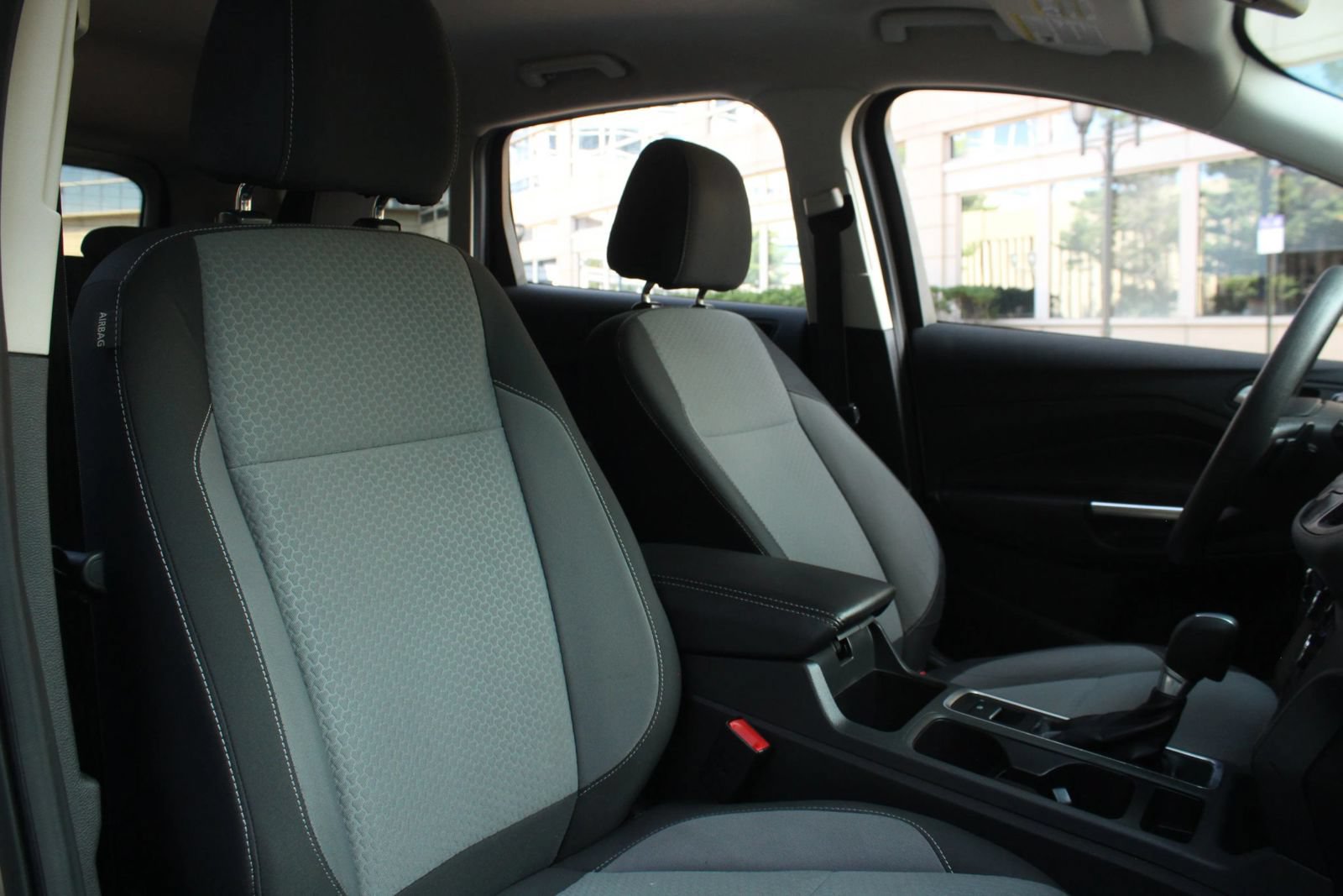 Used 2017 Ford Escape SE w/ SE Cold Weather Package FWD image 27