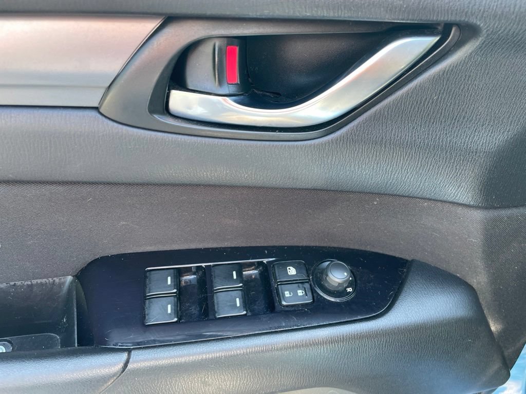 Used 2020 MAZDA CX-5 Sport FWD image 11