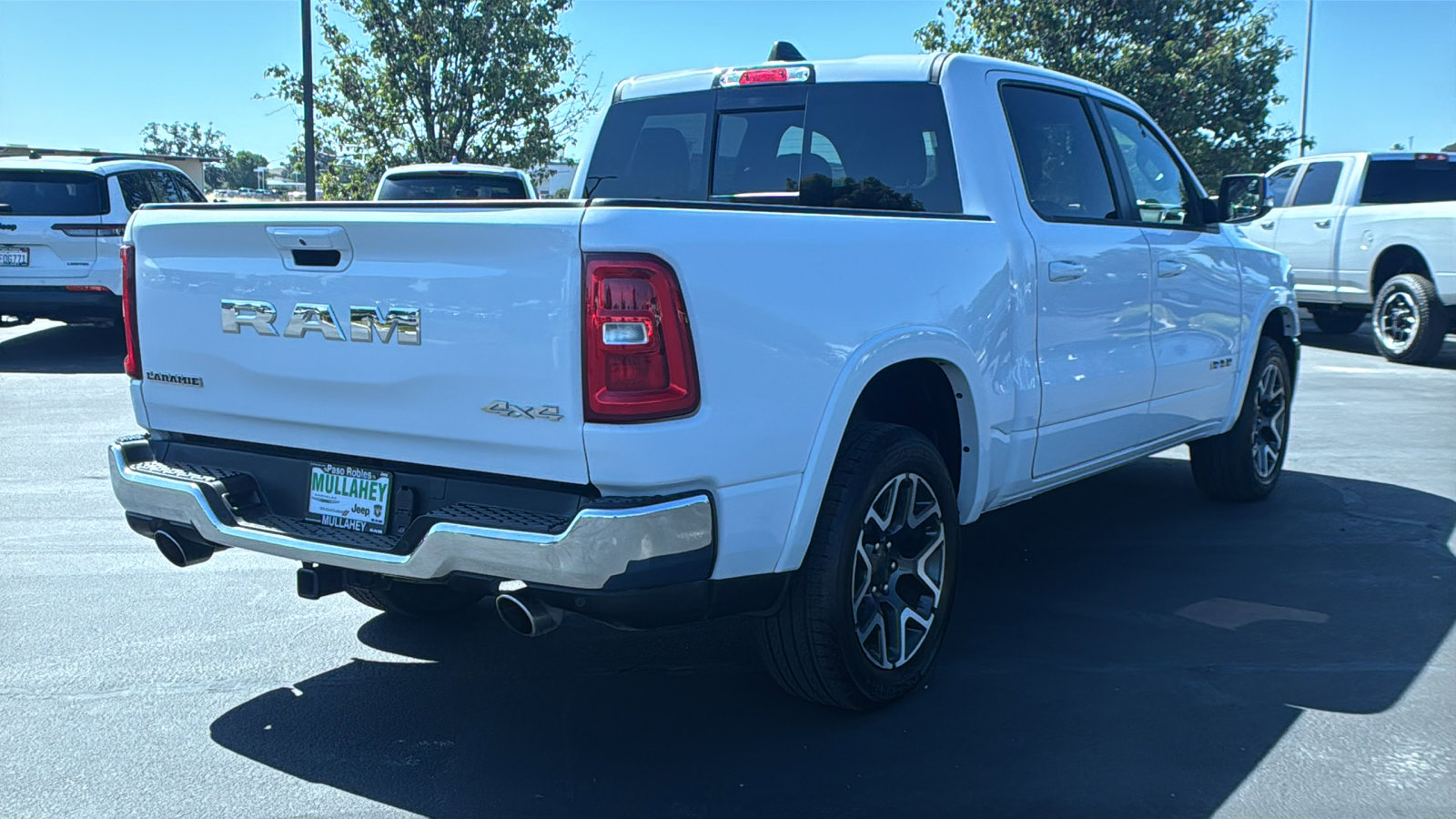 Used 2025 RAM 1500 Laramie AWD/4WD image 3