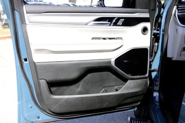 New 2026 Jeep Grand Wagoneer Limited AWD/4WD image 16