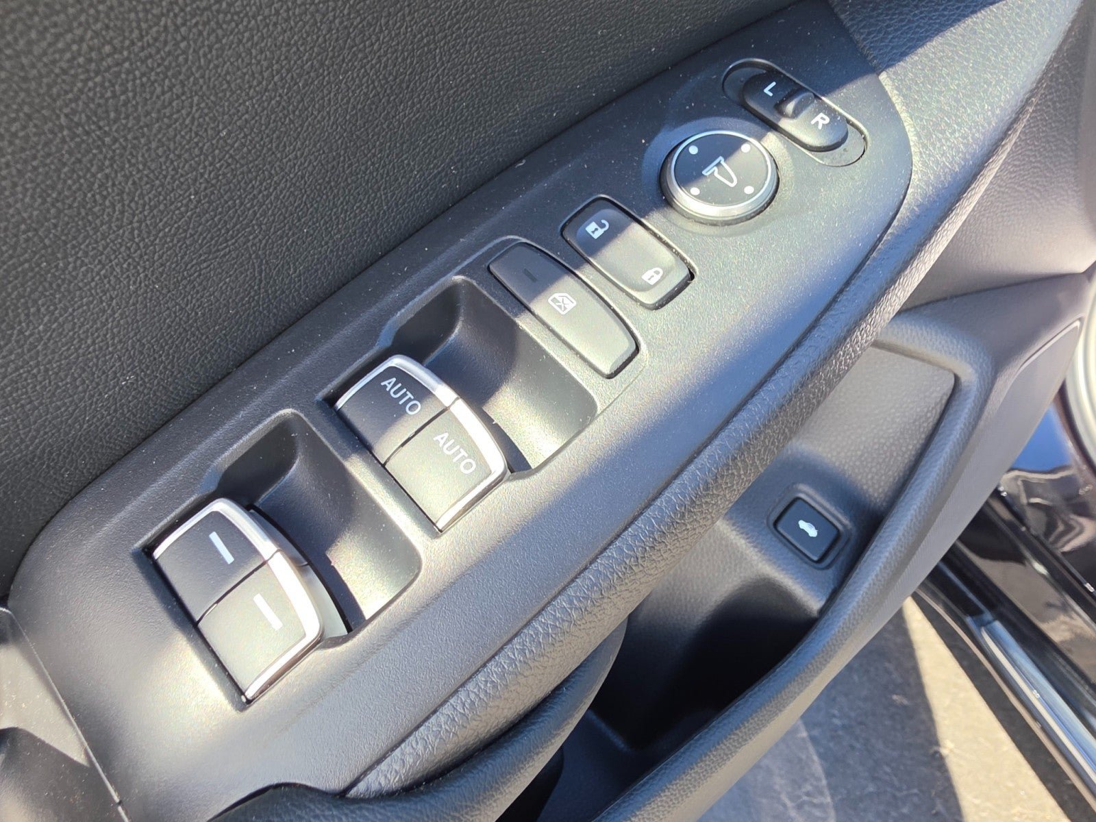 Used 2021 Honda Accord Touring image 32