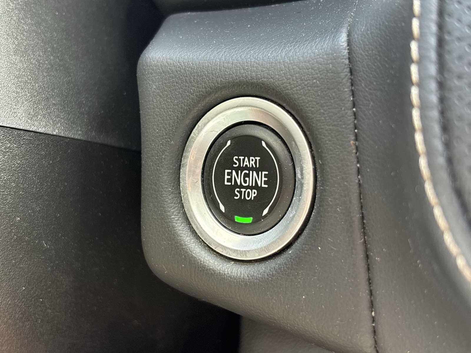 Used 2022 Chevrolet Suburban Premier AWD/4WD image 17