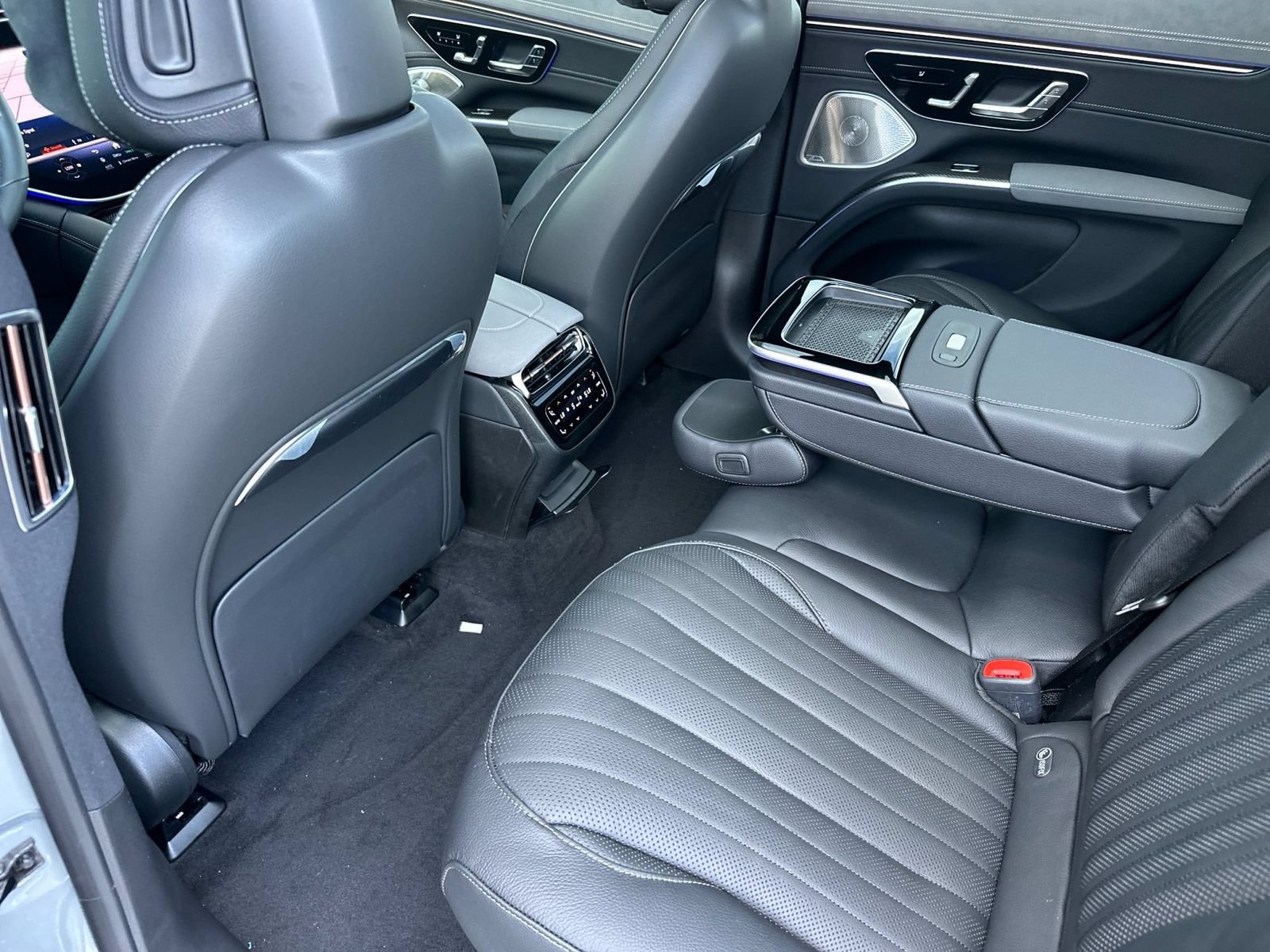 New 2026 Mercedes-Benz EQS 400 4MATIC SUV image 12