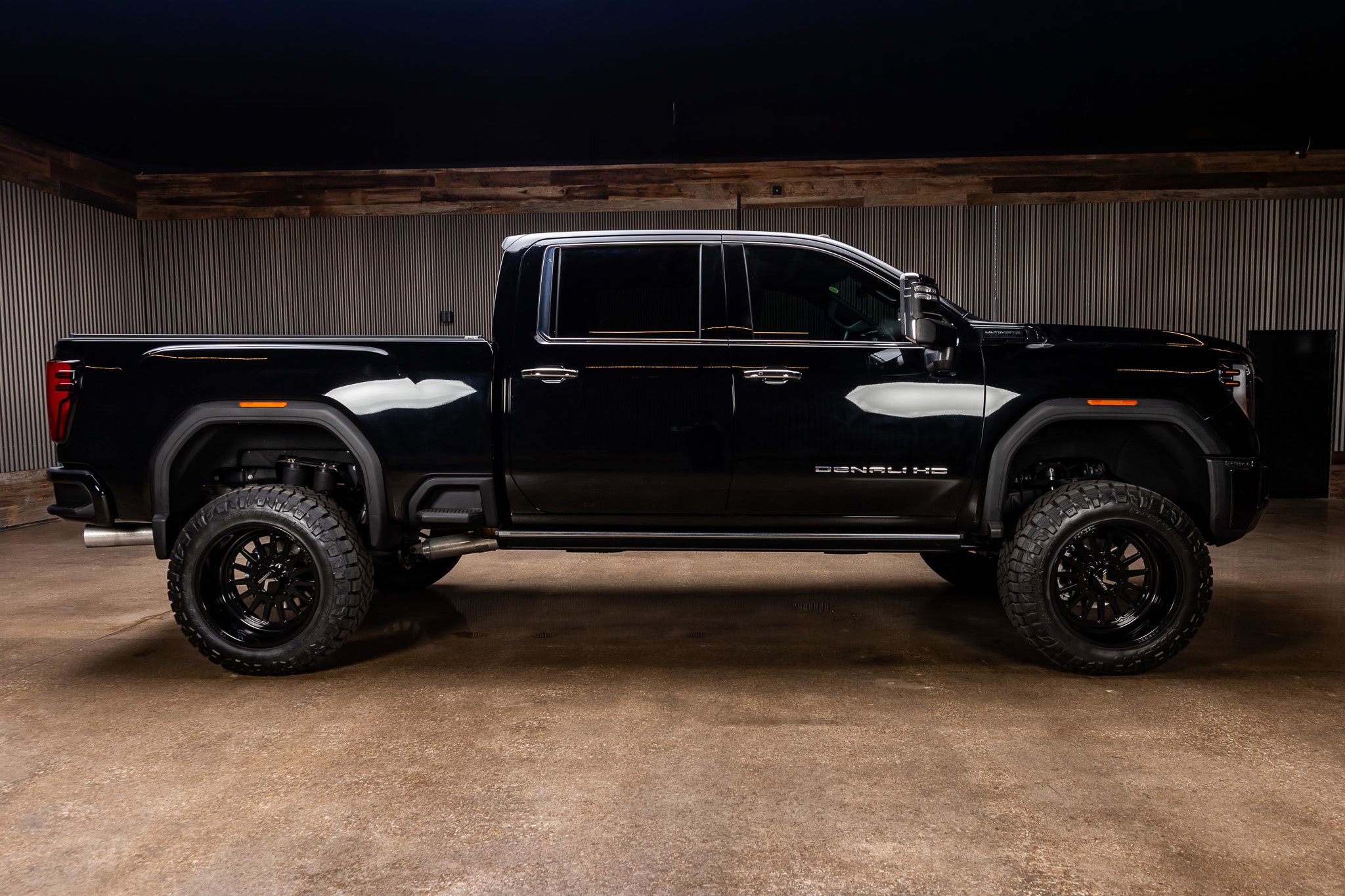 Used 2024 GMC Sierra 2500 Denali Ultimate w/ Max Trailering Package image 11