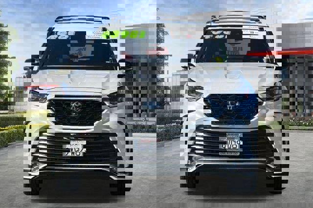 Used 2025 Toyota Highlander XSE image 12
