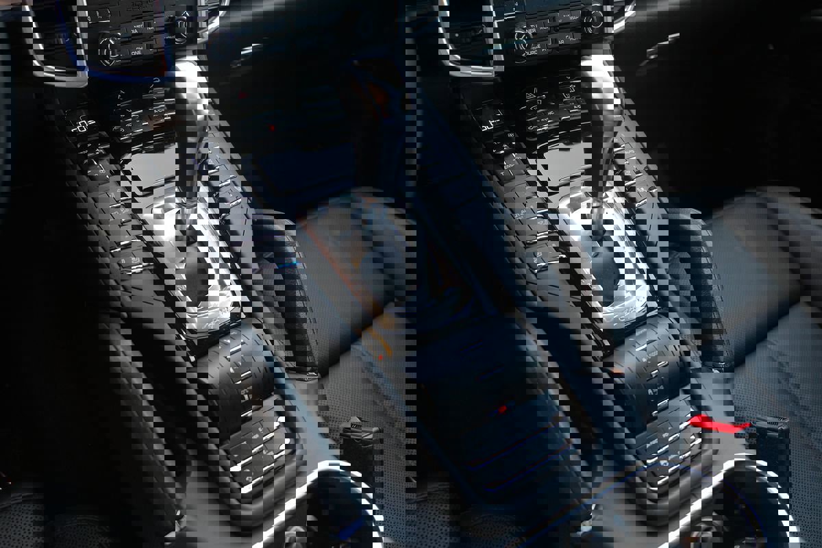 Used 2017 Porsche Cayenne S image 23