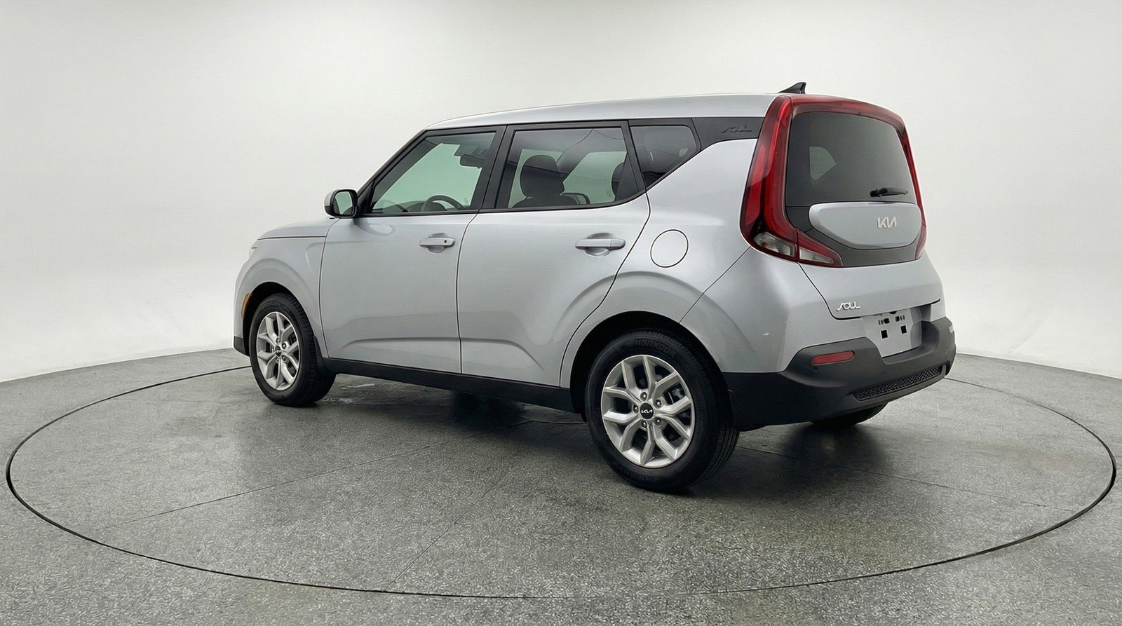 Used 2025 Kia Soul LX w/ LX Technology Package FWD image 6
