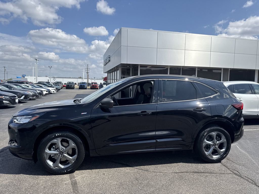 Certified 2023 Ford Escape ST-Line image 6