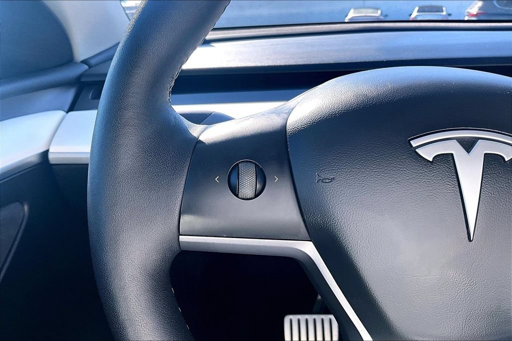Used 2022 Tesla Model Y Performance AWD/4WD image 18