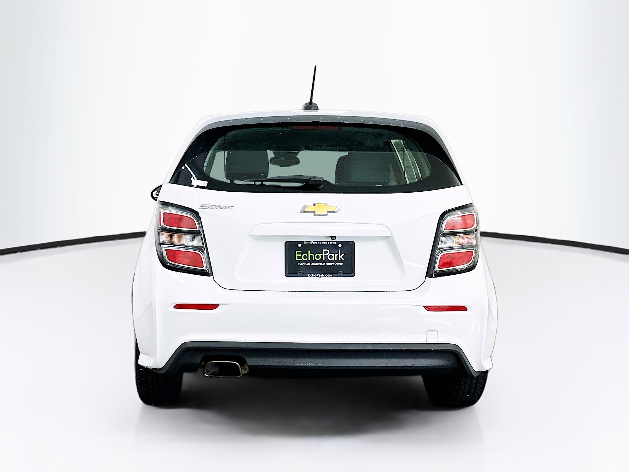 Used 2017 Chevrolet Sonic LT FWD image 7