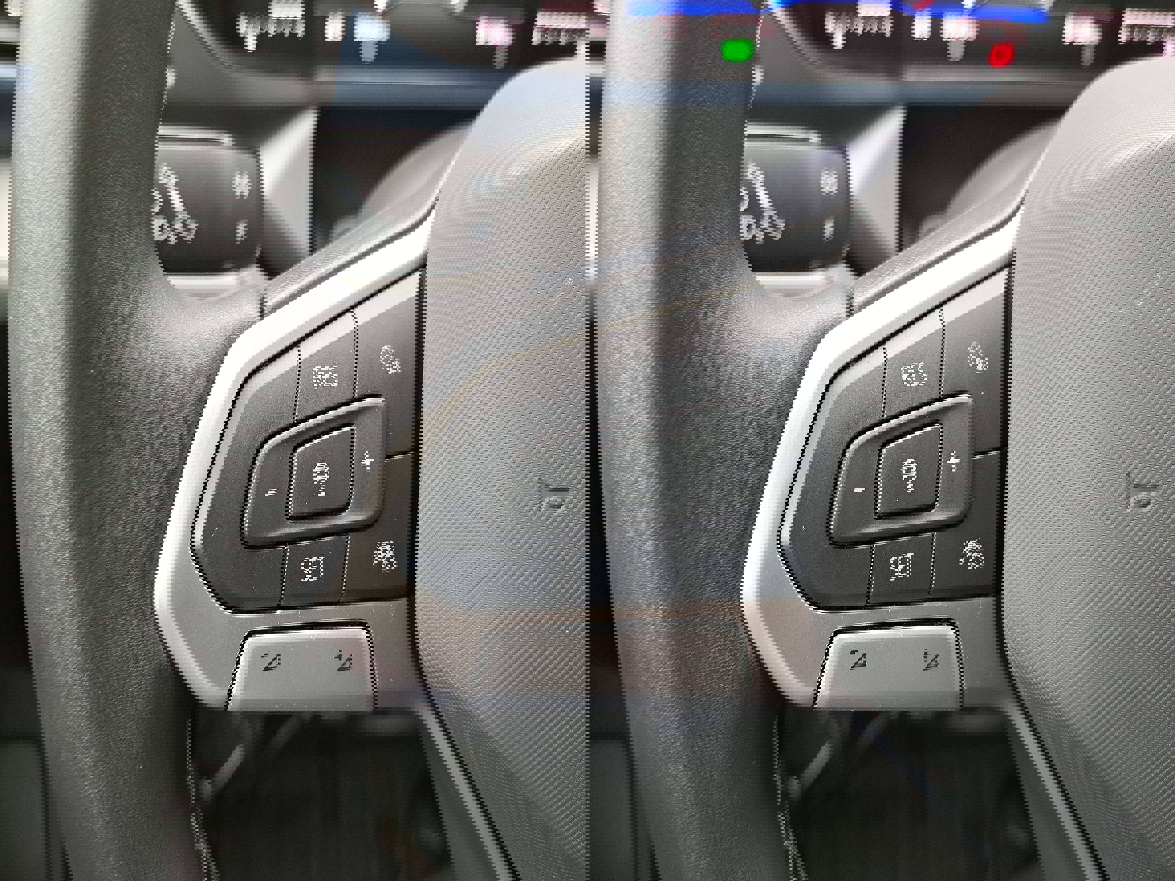 Used 2024 Volkswagen Taos SE w/ Panoramic Sunroof Package image 16