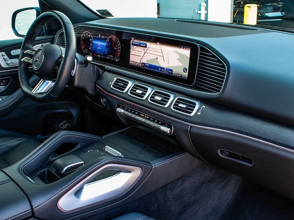 Used 2025 Mercedes-Benz GLE 450e 4MATIC w/ AMG Line Interior image 44