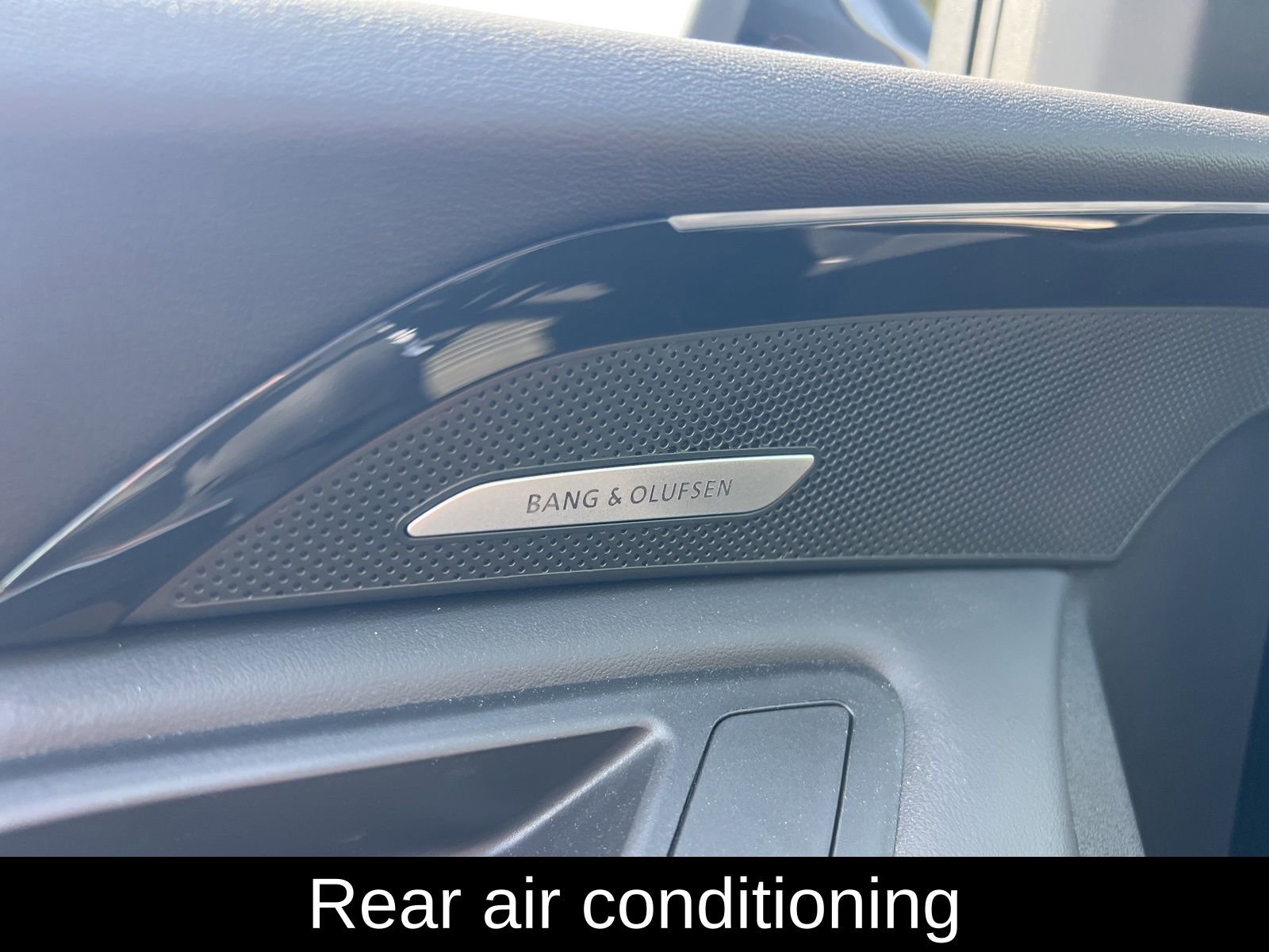 Used 2025 Audi Q5 Premium Plus w/ Premium Plus image 10