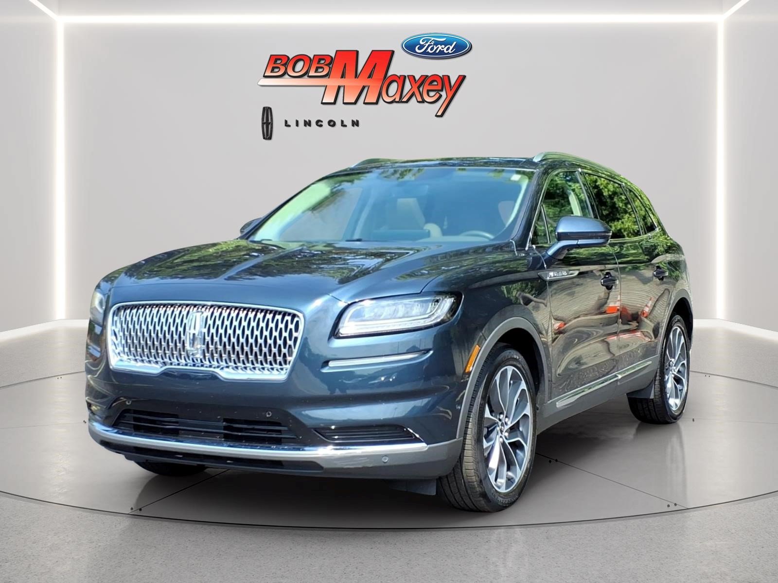 Used 2023 Lincoln Nautilus Reserve w/ Equipment Group 201A AWD/4WD image 1