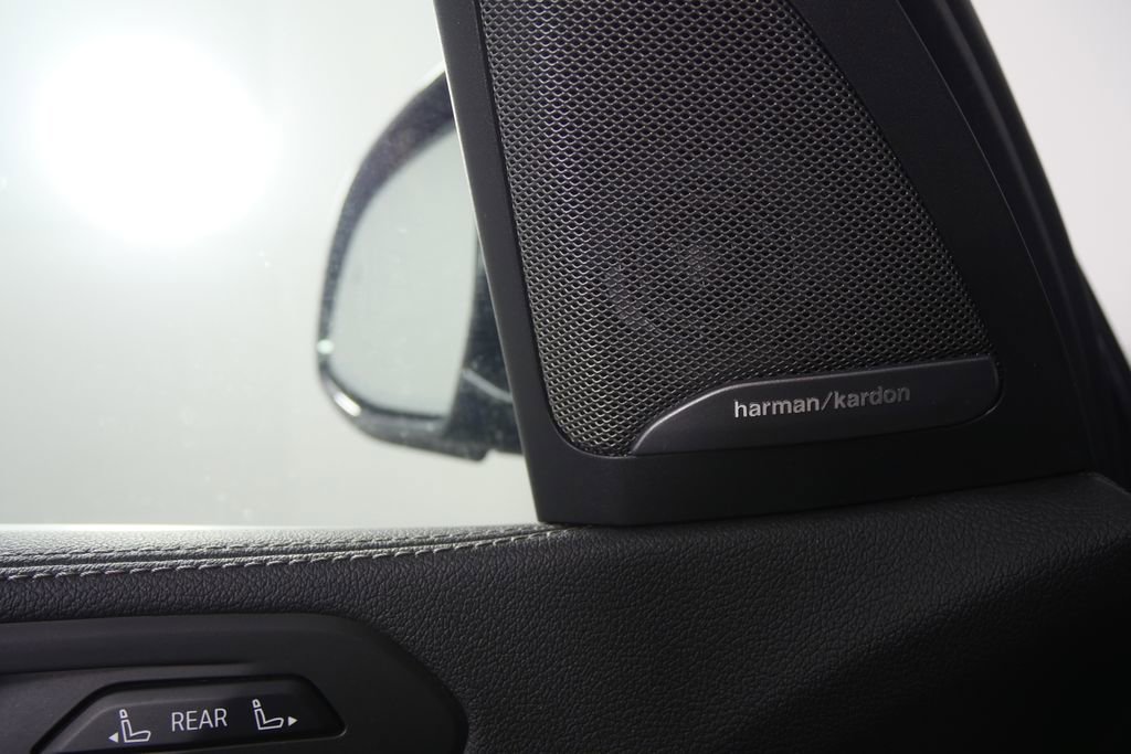 Used 2021 BMW X7 xDrive40i w/ Premium Package image 9