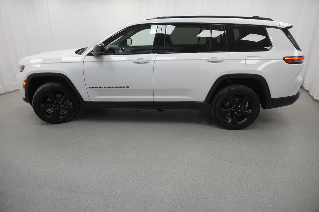 Certified 2023 Jeep Grand Cherokee L Laredo image 14