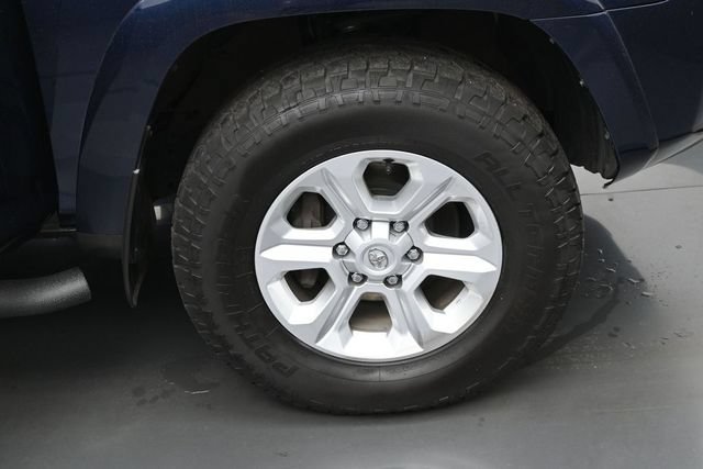 Used 2023 Toyota 4Runner SR5 Premium w/ Moonroof Package AWD/4WD image 39