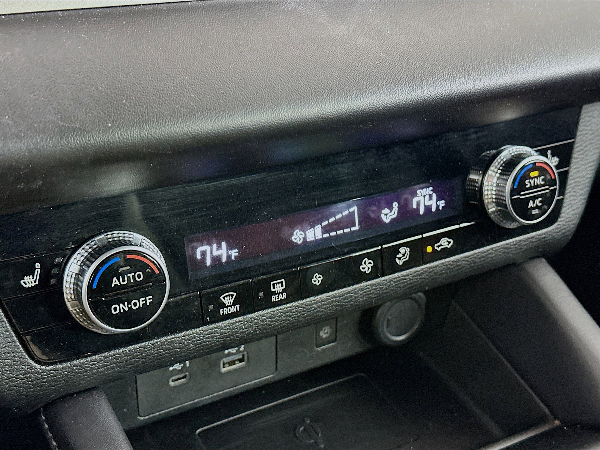 Used 2024 Mitsubishi Outlander SE image 24