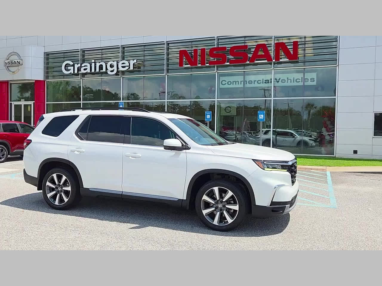 Used 2025 Honda Pilot Elite image 16