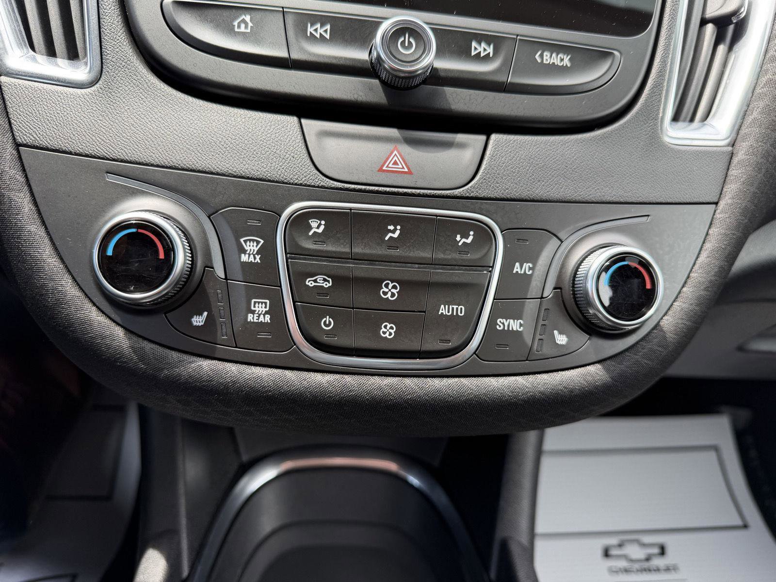Used 2019 Chevrolet Malibu LT FWD image 16