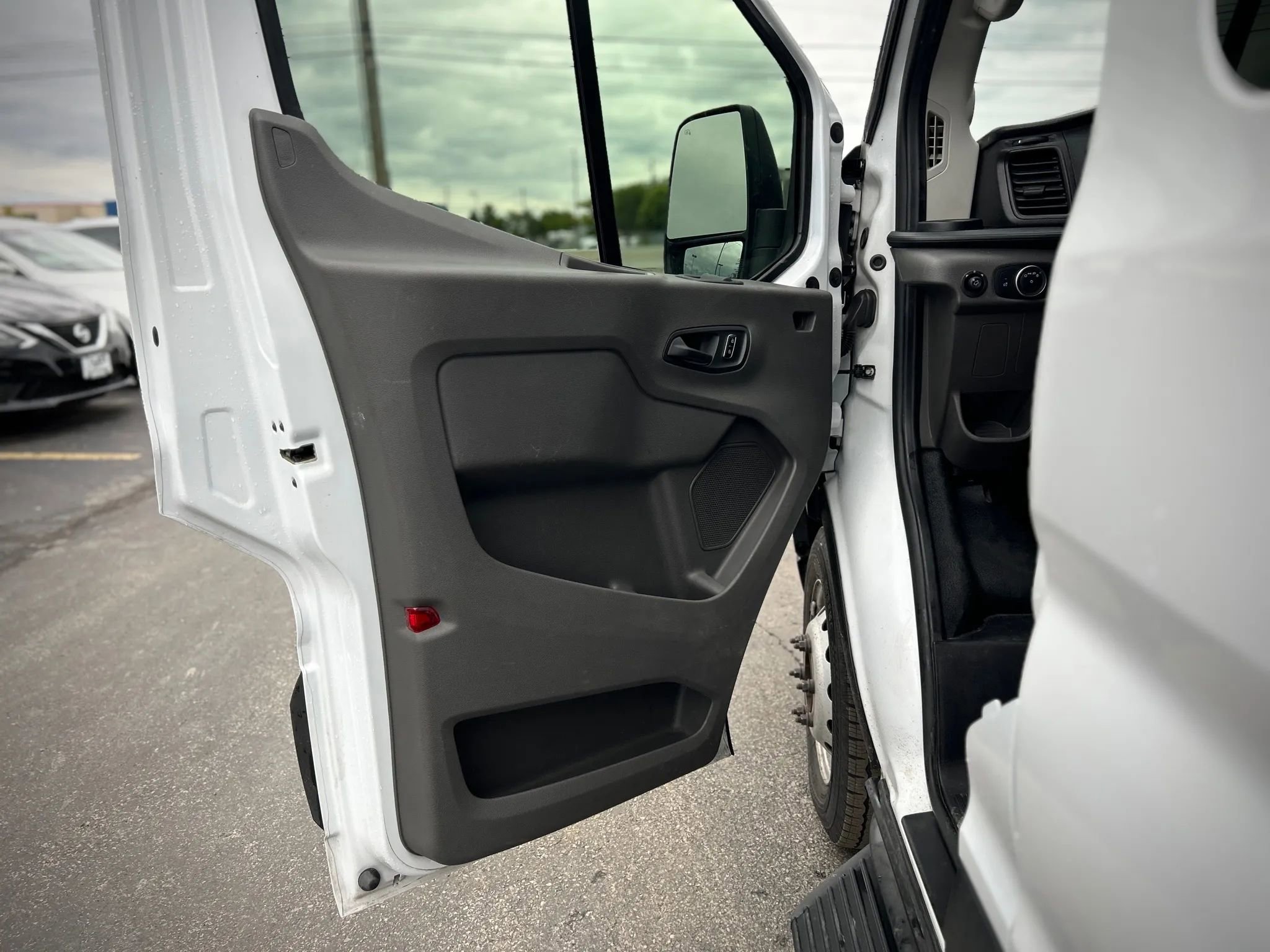 Used 2023 Ford Transit 350 XL image 10