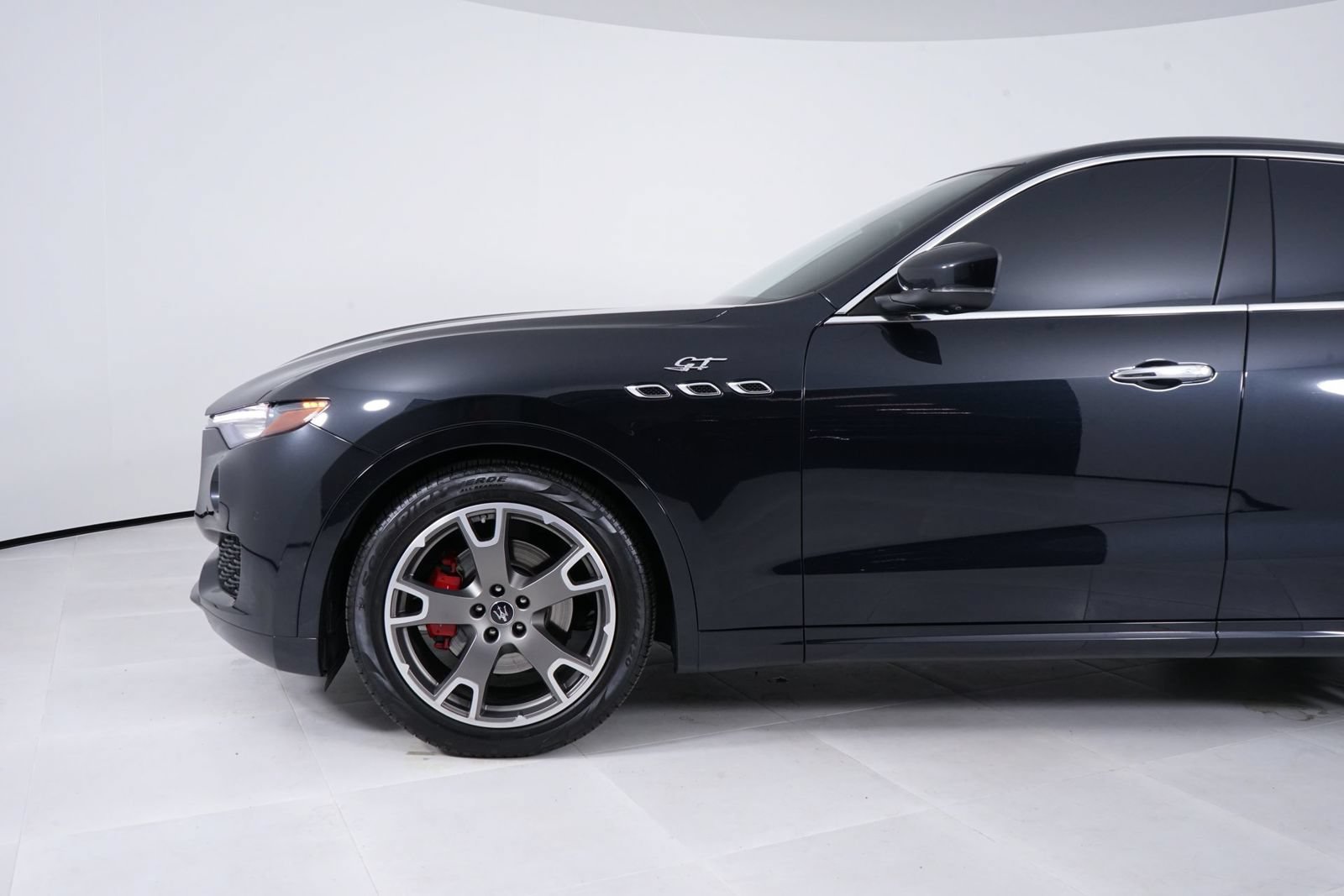 Used 2023 Maserati Levante GT AWD/4WD image 11
