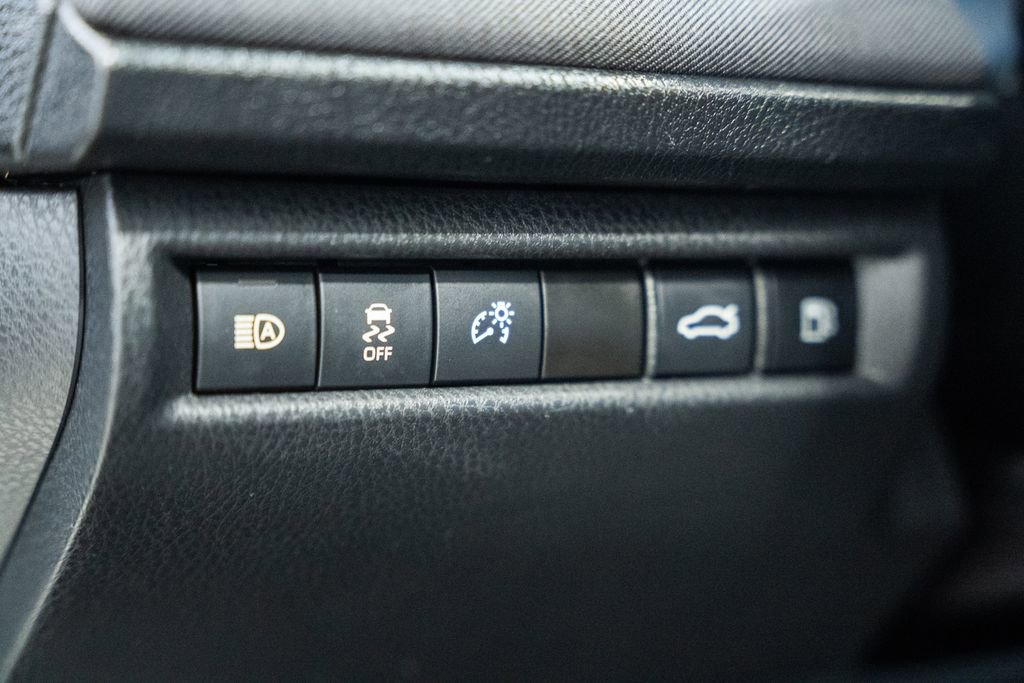 Used 2025 Toyota Camry LE image 34