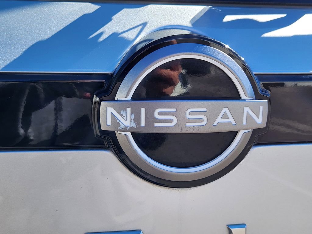 Used 2025 Nissan Pathfinder SV image 14