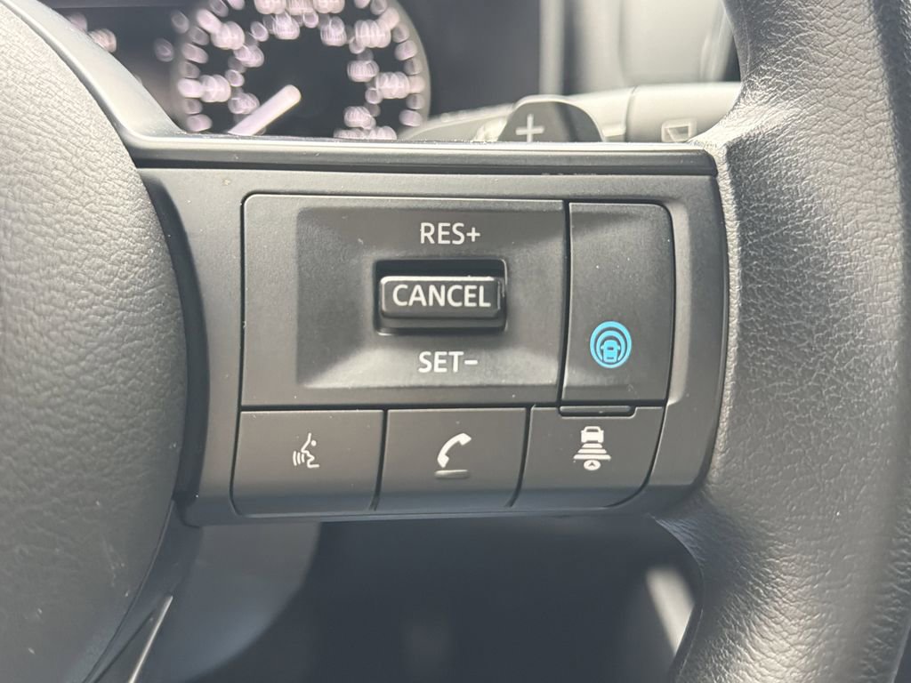 Used 2024 Nissan Rogue SV image 12