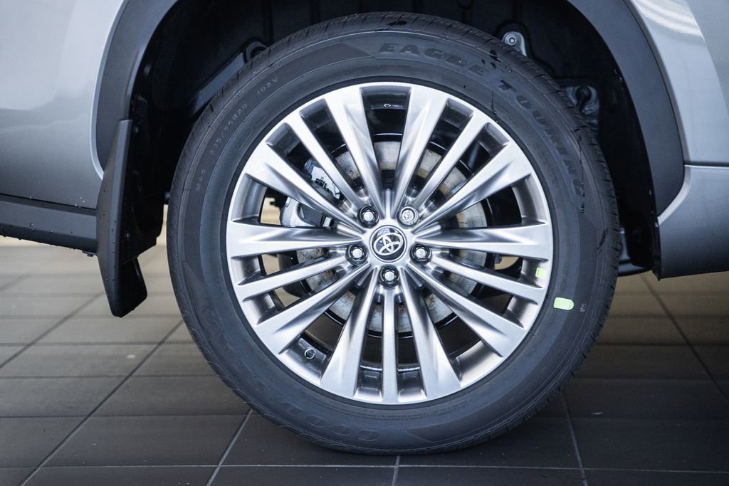 New 2026 Toyota Highlander Platinum AWD/4WD image 19