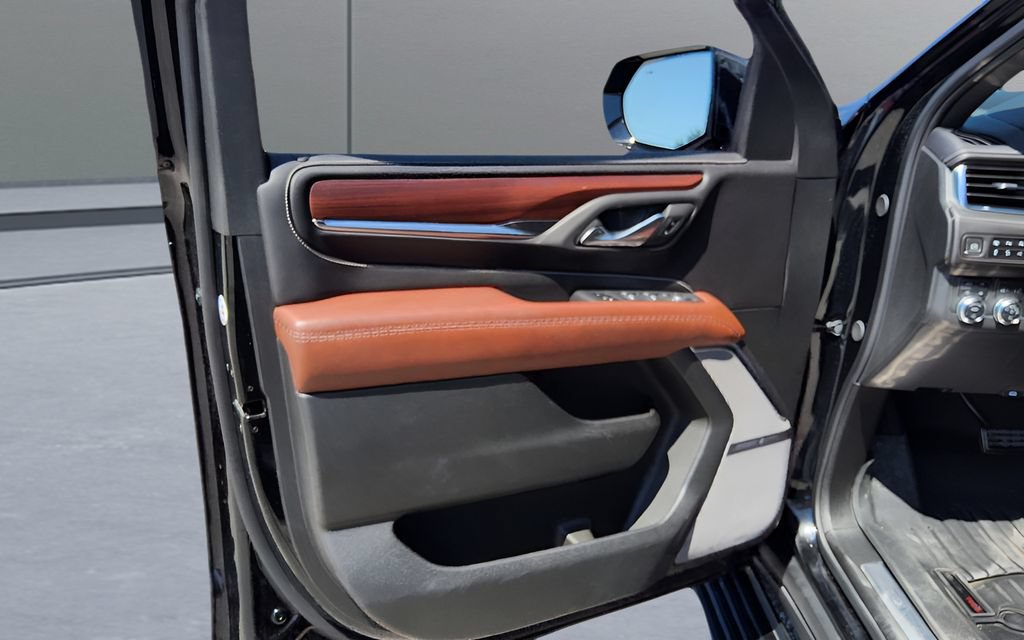 Used 2024 GMC Yukon Denali Ultimate AWD/4WD image 27