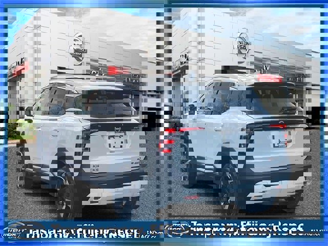 Certified 2025 Nissan Kicks SR image 8