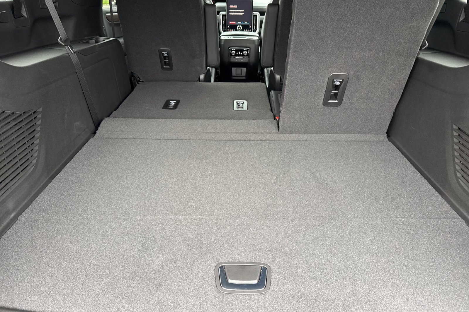 New 2026 GMC Yukon XL Denali w/ Denali Reserve Package image 18