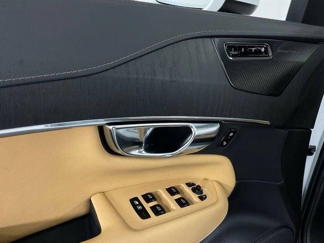 Certified 2025 Volvo XC90 T8 Ultra w/ Protection Package AWD/4WD image 29