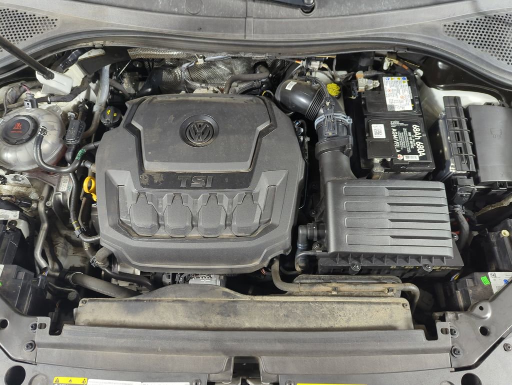 Used 2022 Volkswagen Tiguan SE R-Line image 17