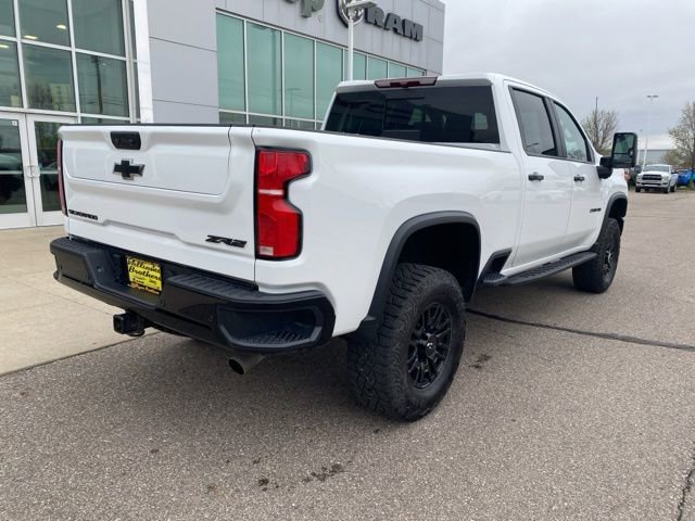 Used 2025 Chevrolet Silverado 2500 ZR2 w/ LPO, Dark Essentials Package AWD/4WD image 5