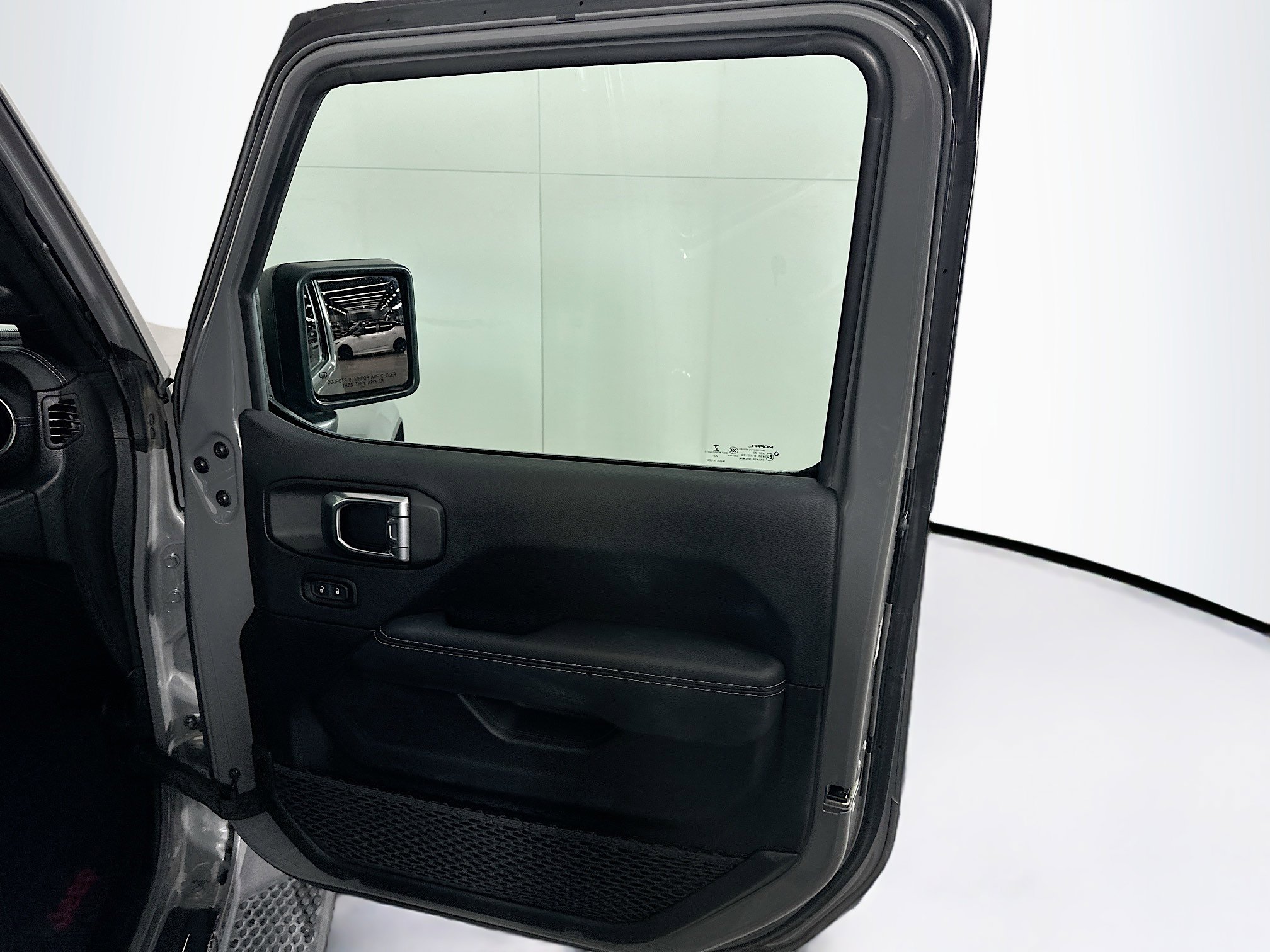 Used 2023 Jeep Wrangler Unlimited Sahara AWD/4WD image 30