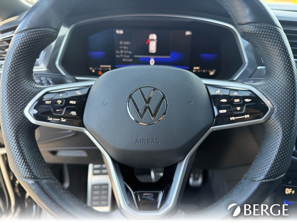 Used 2022 Volkswagen Tiguan SE R-Line image 16