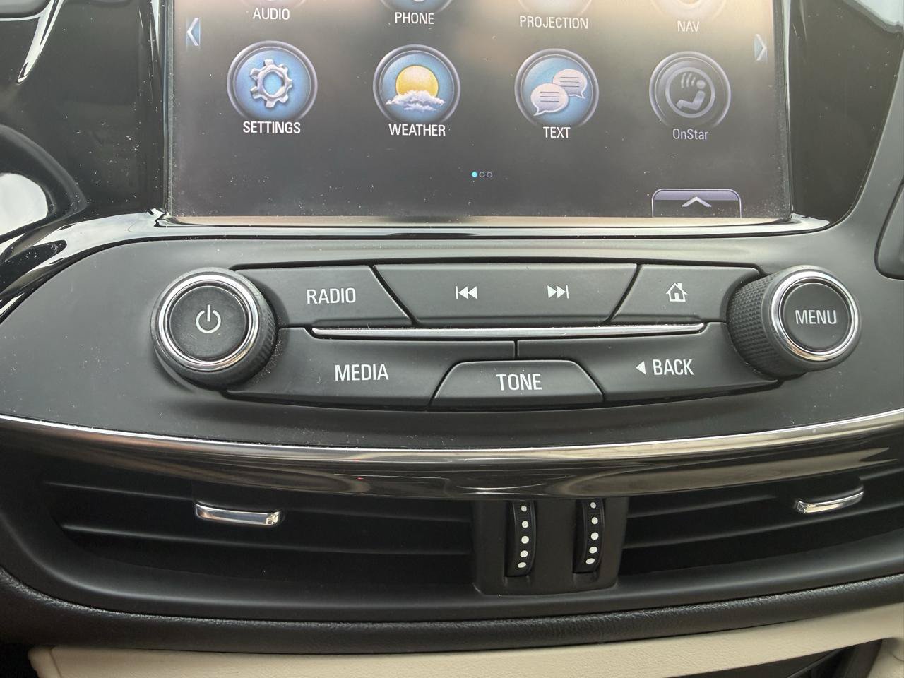 Used 2019 Buick Envision Essence AWD/4WD image 18