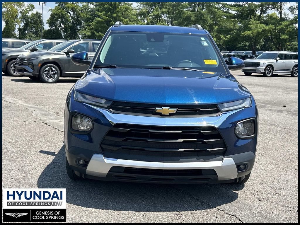 Used 2021 Chevrolet TrailBlazer LT w/ Premium Seating Package FWD image 2