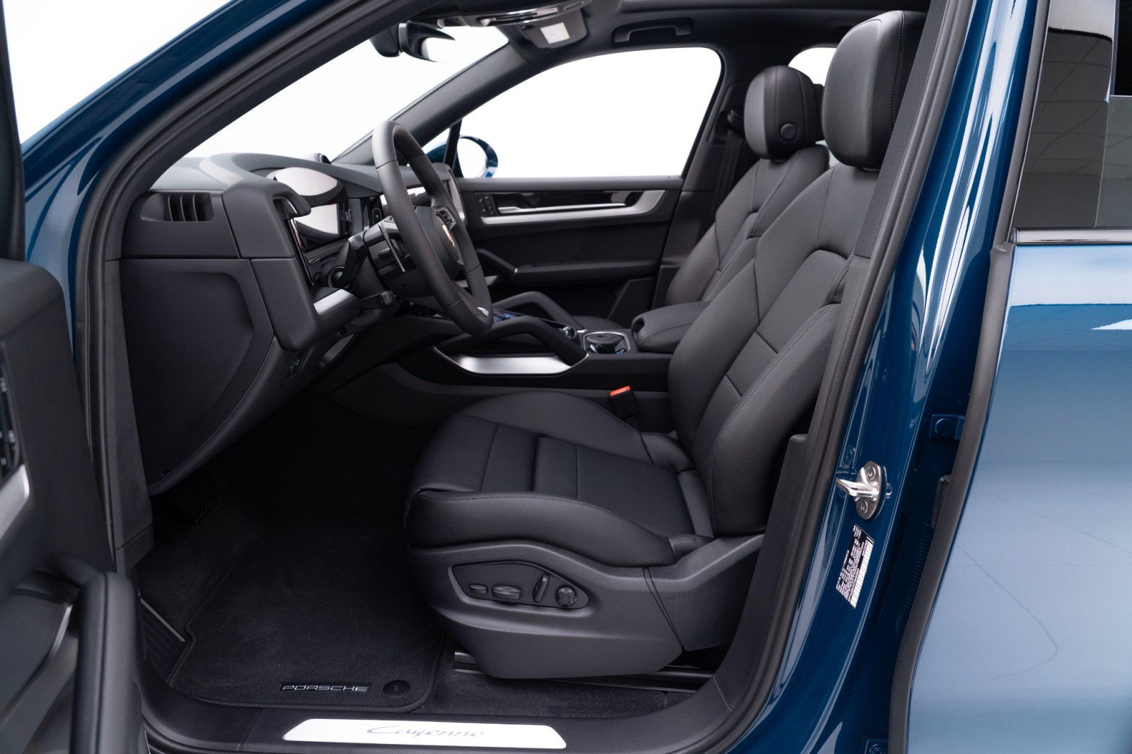 New 2026 Porsche Cayenne image 17