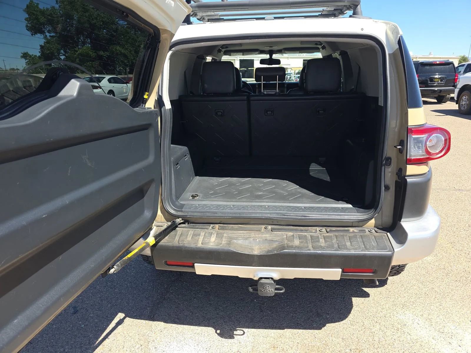 Used 2014 Toyota FJ Cruiser 4WD w/ Convenience Package image 9