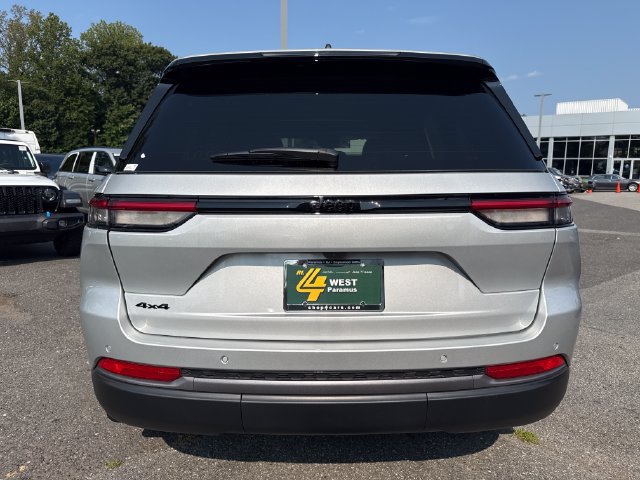 New 2026 Jeep Grand Cherokee Altitude AWD/4WD image 10