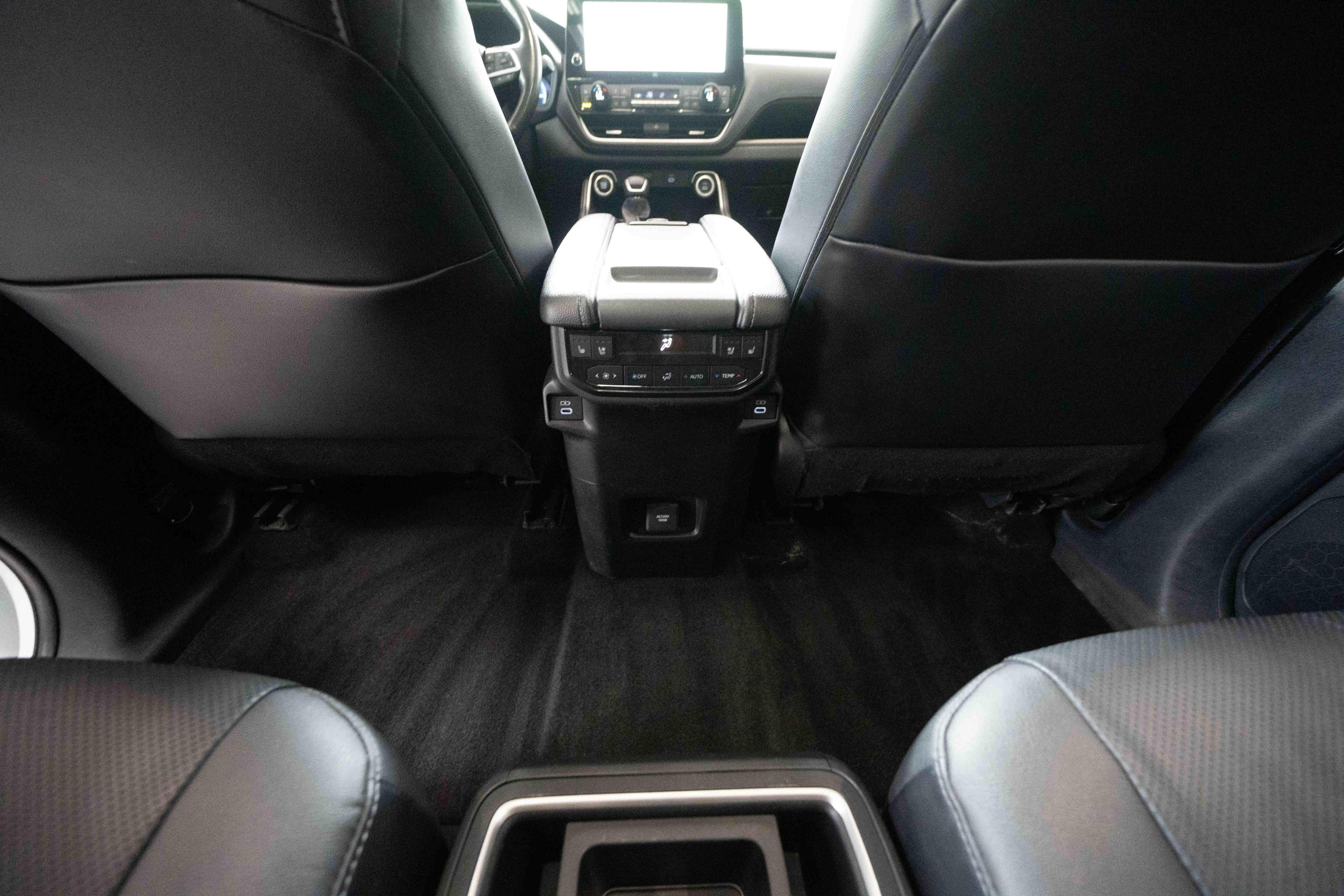 Used 2024 Toyota Grand Highlander AWD image 22