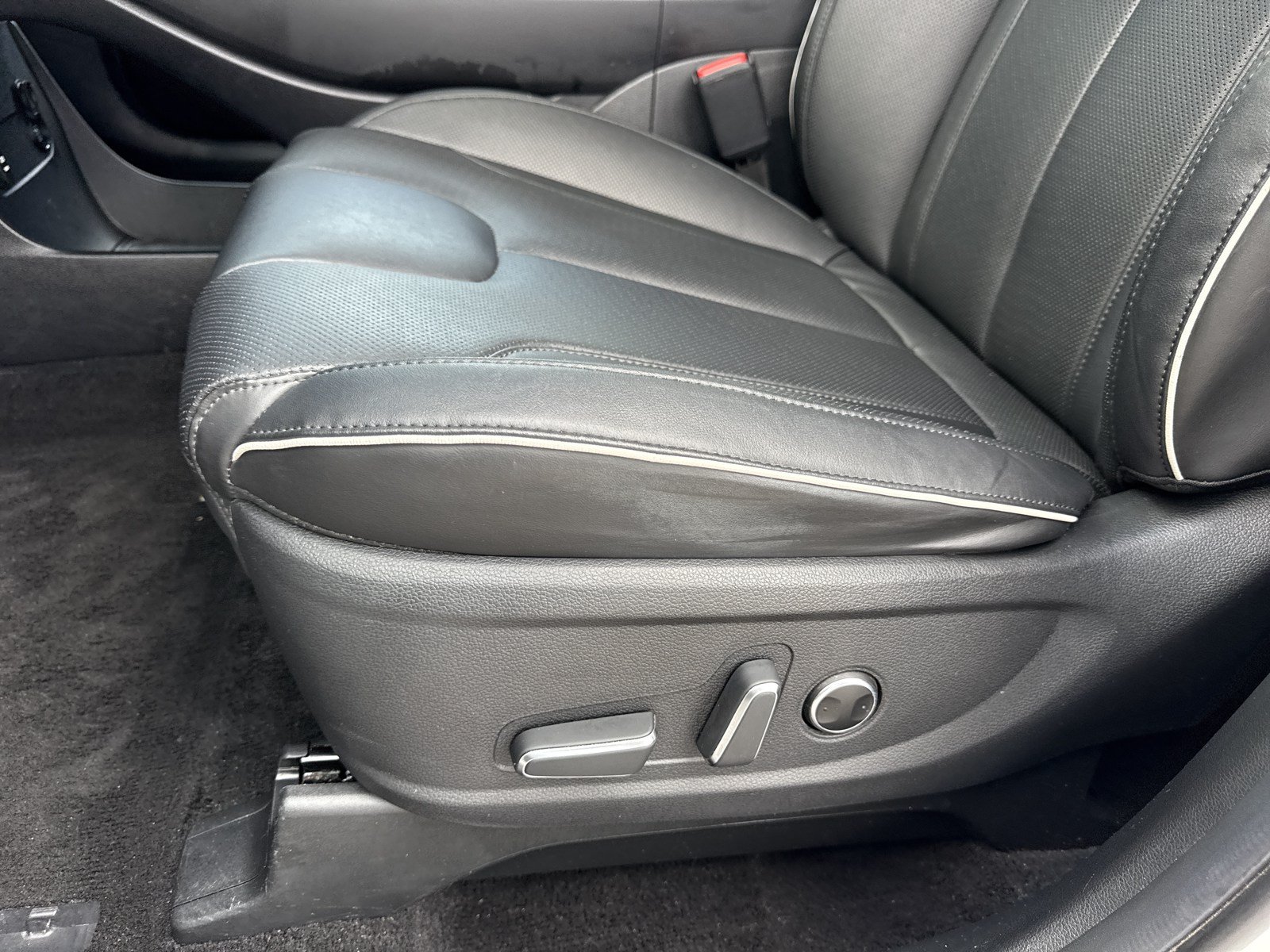 Certified 2024 Hyundai Palisade SEL FWD image 12